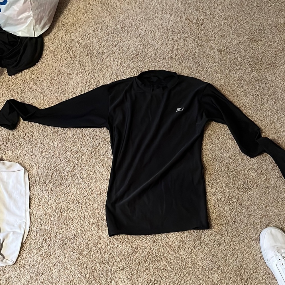 Men’s Small Black Starter long sleeve tee